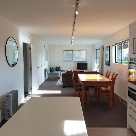 You Little Beauty - Wharewaka Beach Magic Taupo Exterior foto
