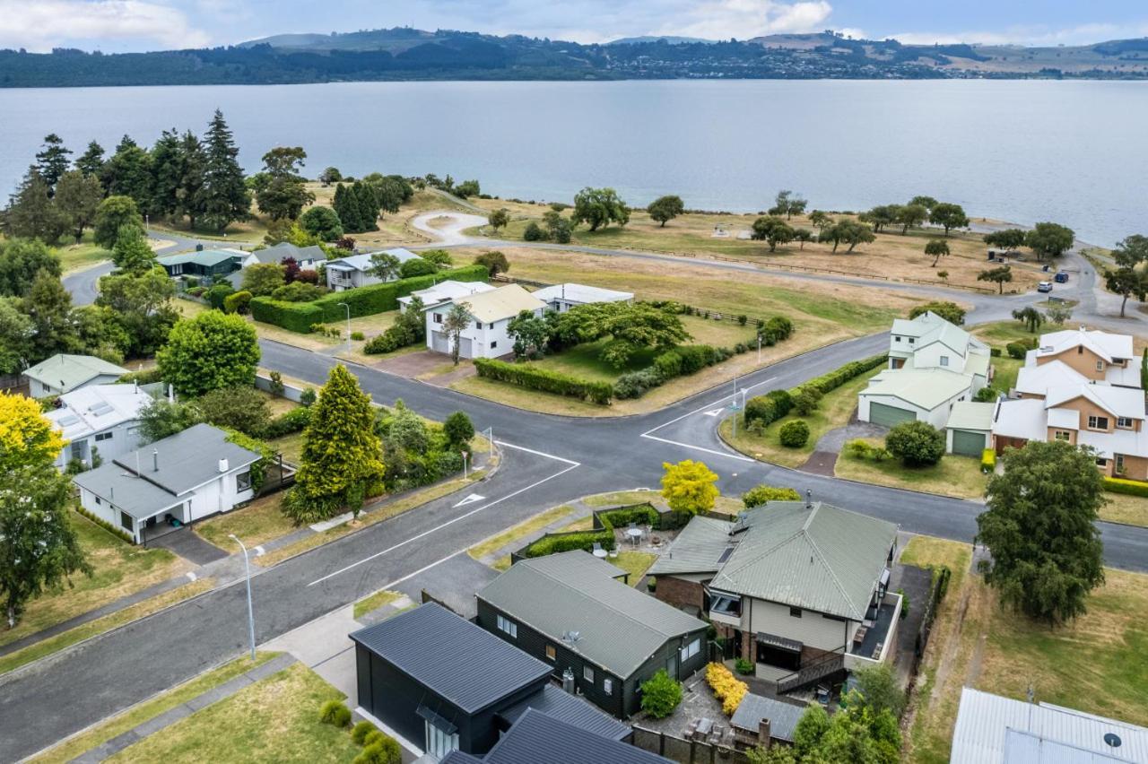 You Little Beauty - Wharewaka Beach Magic Taupo Exterior foto